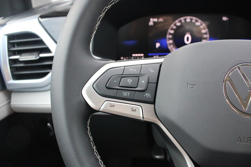 New 2026 Volkswagen Taos SE AWD/4WD image 12