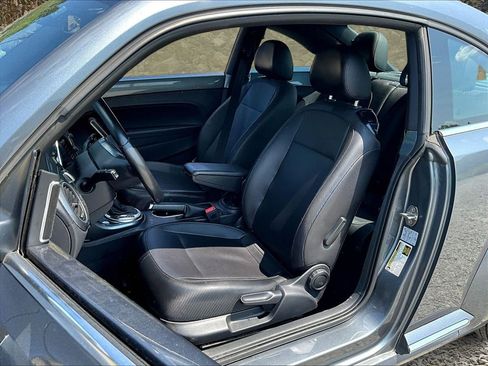 Used 2019 Volkswagen Beetle 2.0T SE image 22