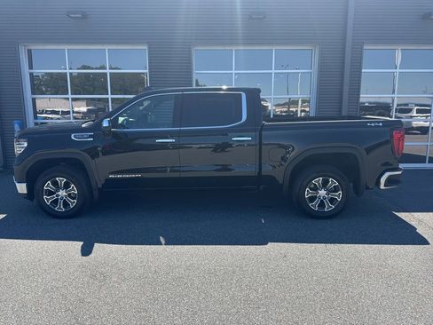 Used 2025 GMC Sierra 1500 SLT AWD/4WD image 2