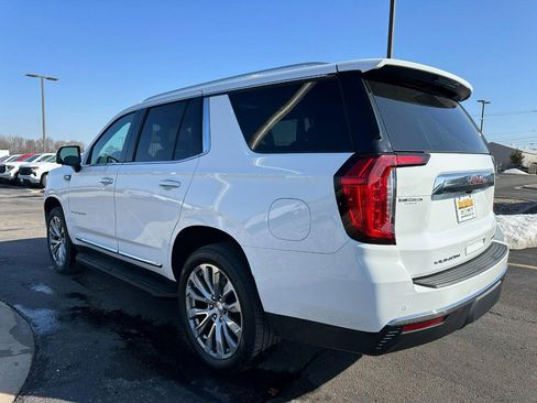 Used 2022 GMC Yukon SLT w/ SLT Premium Package image 7