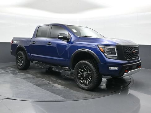 Used 2021 Nissan Titan PRO-4X w/ Pro-4x Convenience Package AWD/4WD image 25