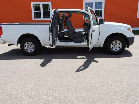 Used 2017 Nissan Frontier S RWD image 11