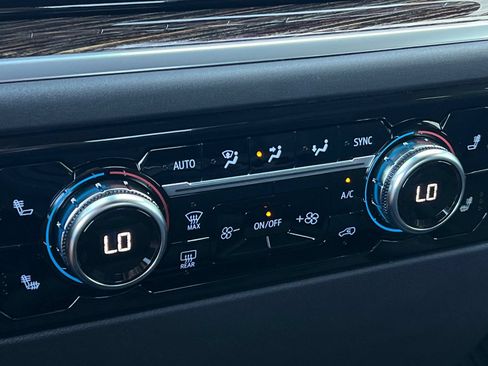 New 2026 GMC Sierra 1500 SLE AWD/4WD image 18