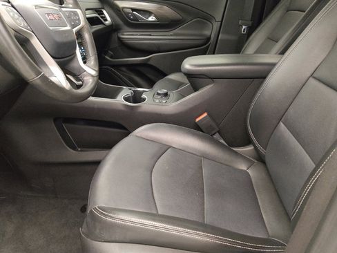 Used 2022 GMC Terrain SLT image 17
