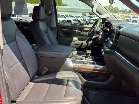 Used 2026 GMC Sierra 1500 Elevation w/ Elevation Premium Package AWD/4WD image 6