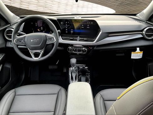 New 2026 Chevrolet Trax ACTIV w/ Sunroof Package FWD image 5