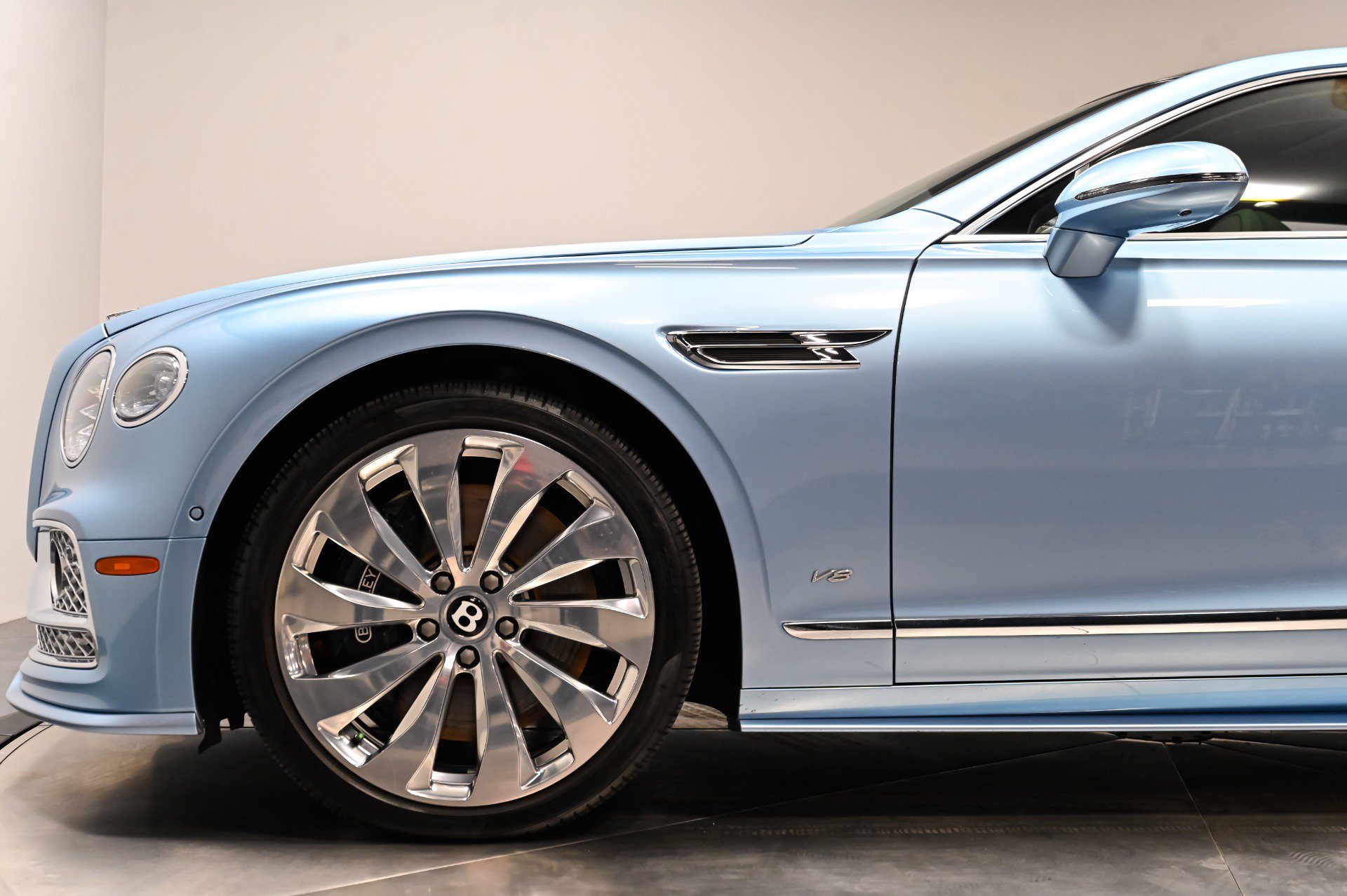 Used 2022 Bentley Flying Spur V8 AWD/4WD image 25