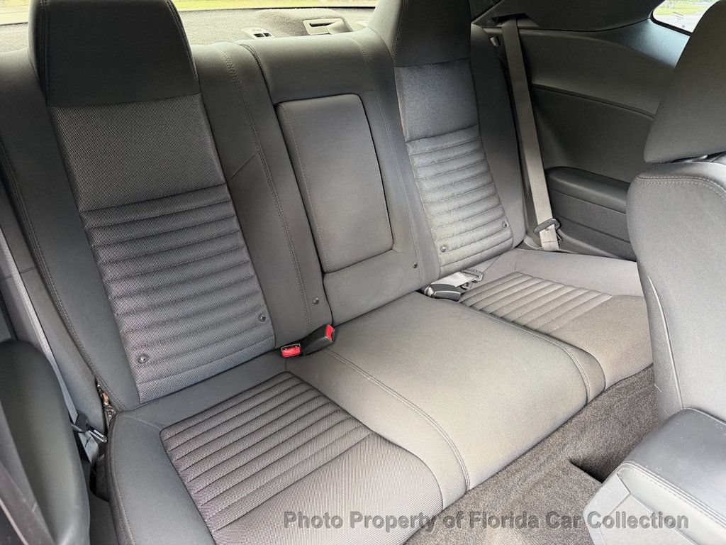Used 2012 Dodge Challenger R/T RWD image 12