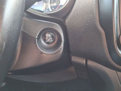 Used 2016 Jeep Renegade Latitude image 22