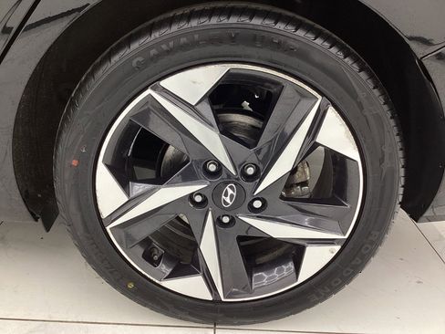 Used 2021 Hyundai Elantra SEL w/ Convenience + Premium Package FWD image 46