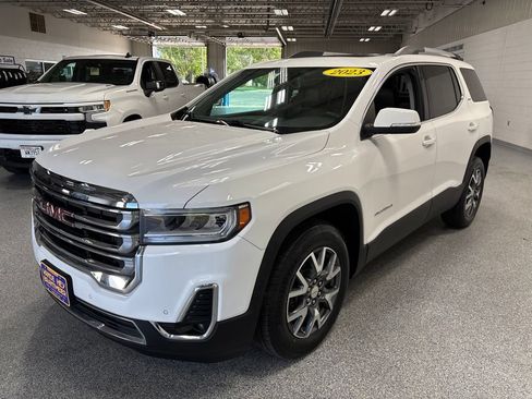 Used 2023 GMC Acadia SLT AWD/4WD image 3