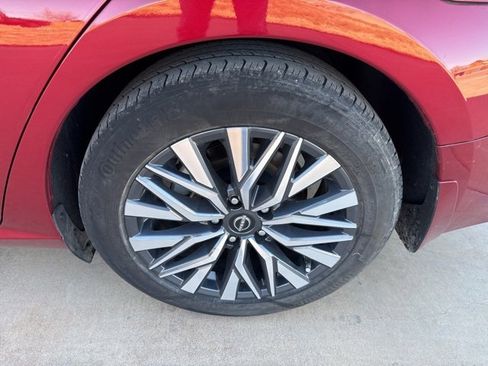 Used 2023 Nissan Altima 2.5 SV image 5