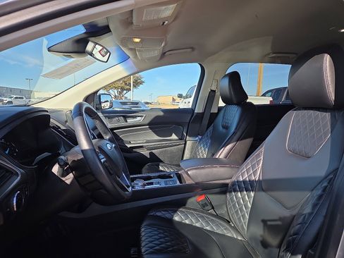 Used 2024 Ford Edge Titanium image 11