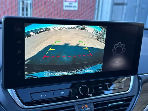 New 2025 Nissan Altima 2.5 SR w/ SR Premium Package image 18