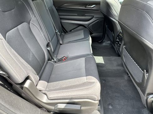 Used 2025 Jeep Grand Cherokee L Laredo w/ Luxury Tech Group I AWD/4WD image 18