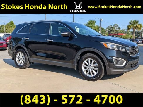 Used 2018 Kia Sorento FWD image 2