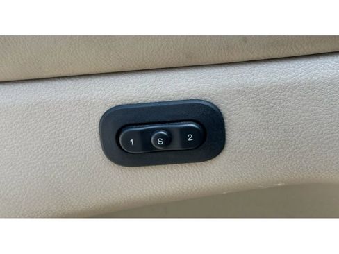 Used 2015 Jeep Grand Cherokee Overland AWD/4WD image 11
