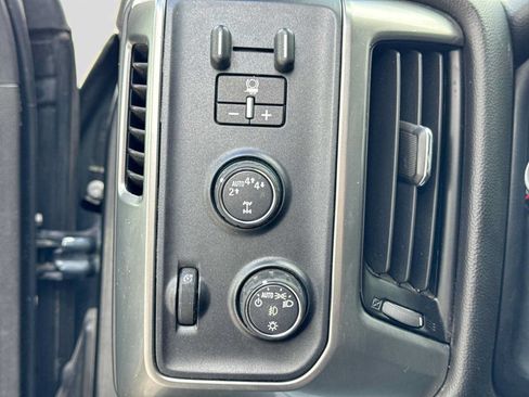 Used 2018 Chevrolet Silverado 1500 LT w/ All Star Edition AWD/4WD image 25