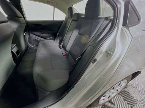 Used 2022 Toyota Corolla LE image 27