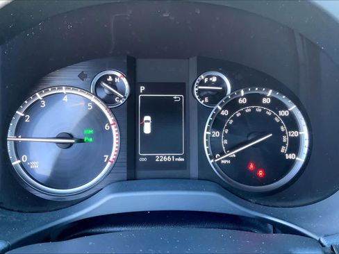 Used 2022 Lexus GX 460 Premium image 24