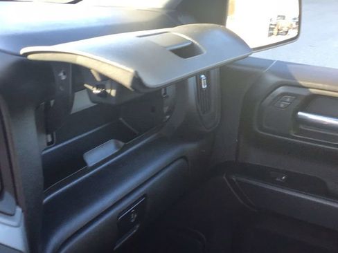 Used 2022 Chevrolet Silverado 1500 Custom image 24