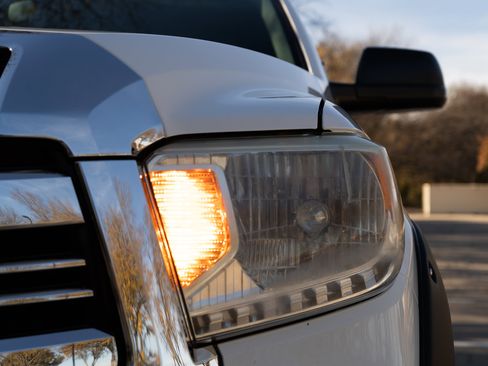 Used 2016 Toyota Tundra SR5 image 11