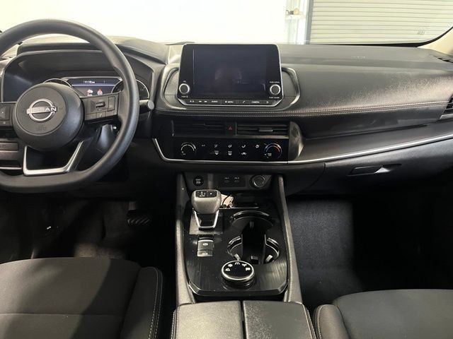 Used 2024 Nissan Rogue S AWD/4WD image 20