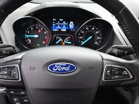 Used 2019 Ford Escape SEL image 14