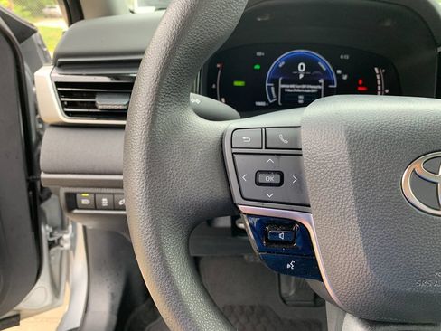 Used 2026 Toyota Camry LE FWD image 27