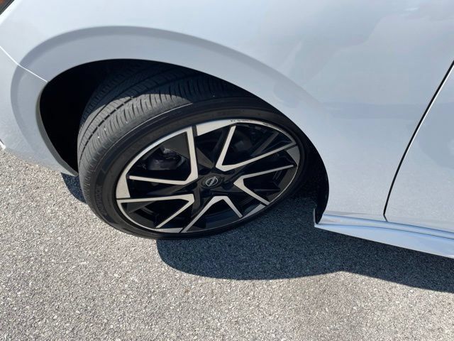 Used 2024 Nissan Sentra SR FWD image 14