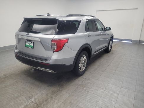 Used 2022 Ford Explorer XLT w/ Equipment Group 202A image 9
