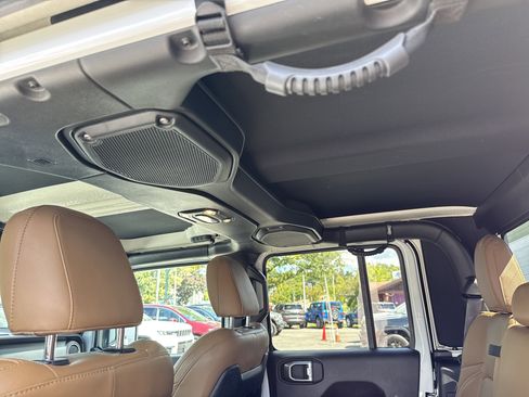 Used 2020 Jeep Gladiator Rubicon image 25