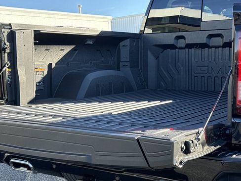 Used 2026 GMC Sierra 1500 Denali Ultimate image 9