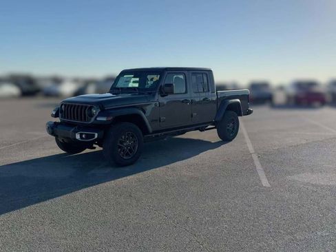 New 2026 Jeep Gladiator Sport image 4