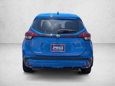 Used 2023 Nissan Kicks S FWD image 7