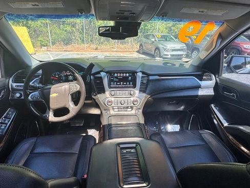 Used 2019 Chevrolet Suburban Premier RWD image 14