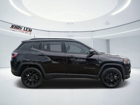 New 2026 Jeep Compass Latitude AWD/4WD image 2