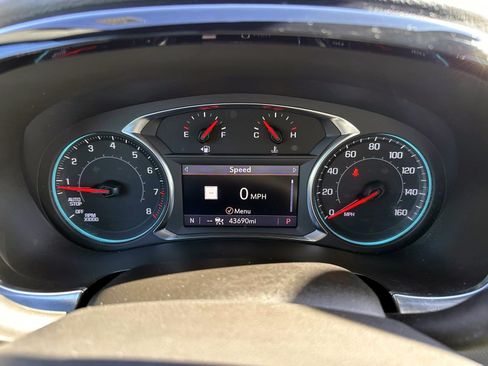 Used 2023 Chevrolet Traverse RS AWD/4WD image 19