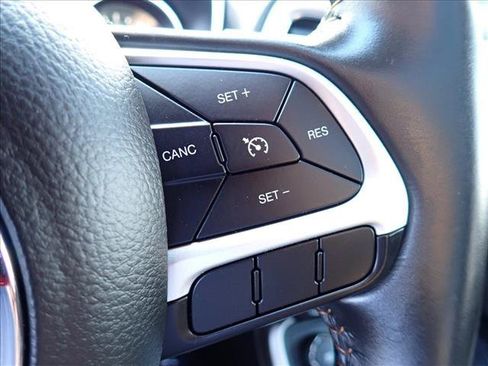 Used 2018 Jeep Compass Latitude w/ Popular Equipment Group AWD/4WD image 19