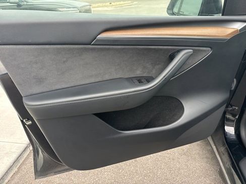 Used 2023 Tesla Model Y Long Range image 8