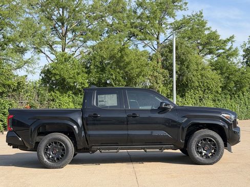 New 2026 Toyota Tacoma SR5 AWD/4WD image 3