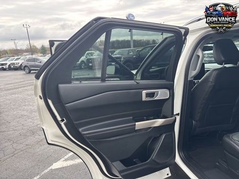Used 2023 Ford Explorer Limited w/ Limited Technology Package AWD/4WD image 38
