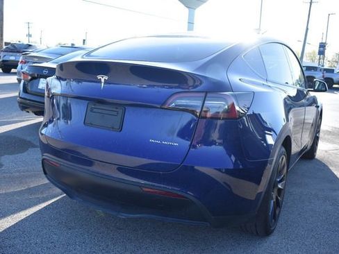 Used 2025 Tesla Model Y Long Range AWD/4WD image 3