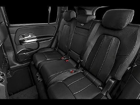 Used 2023 Mercedes-Benz GLB 250 4MATIC image 39