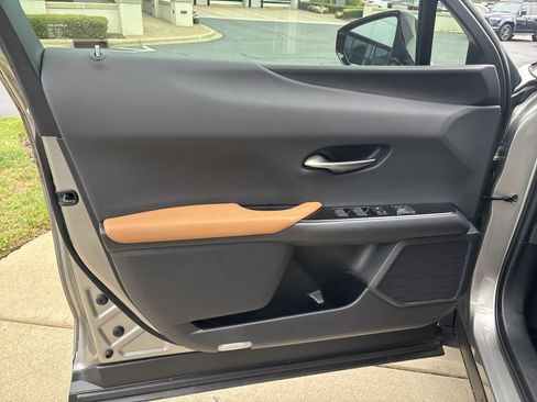 Used 2021 Lexus UX 250h w/ Accessory Package (Z1) AWD/4WD image 14
