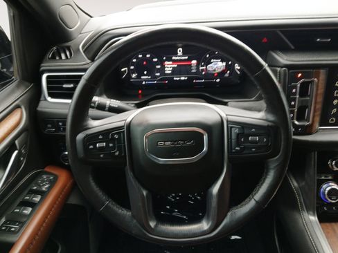 Used 2023 GMC Yukon XL Denali Ultimate AWD/4WD image 13