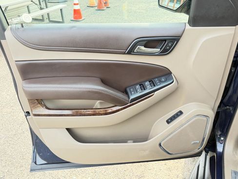 Used 2018 Chevrolet Suburban LT image 16