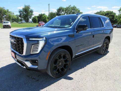 New 2026 GMC Yukon Denali w/ Denali Reserve Package AWD/4WD image 9
