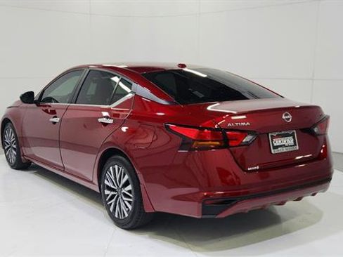 Certified 2024 Nissan Altima 2.5 SV FWD image 6