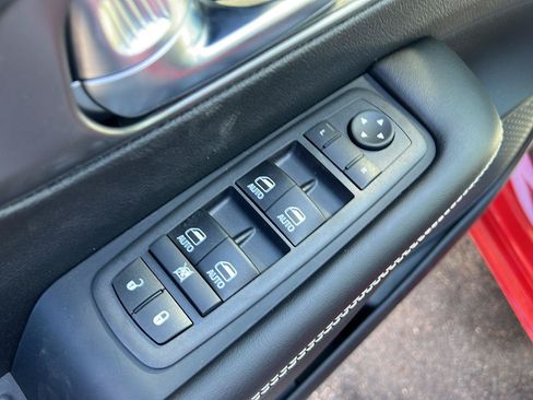 New 2026 Chrysler Pacifica Select AWD/4WD image 12
